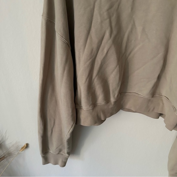SKIMS
Taupe Terry Classic Crewneck Sweatshirt Size 4XL - Picture 9 of 10